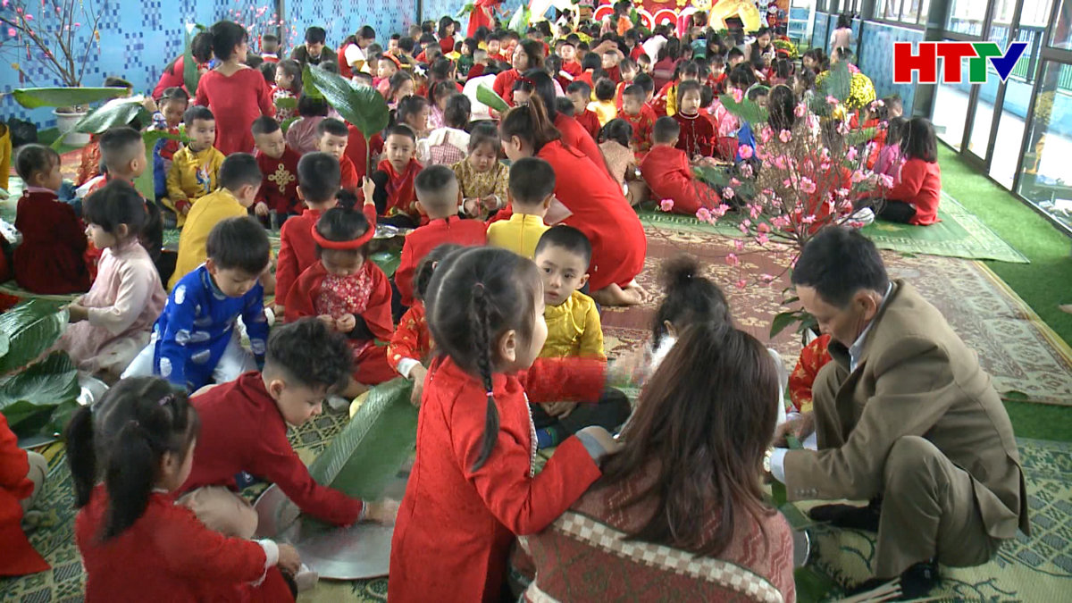 Nhân lên tình yêu Tết