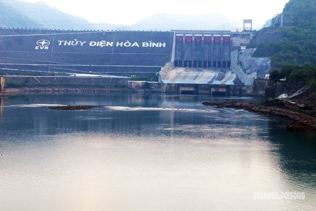 Nhiều hồ thuỷ điện lớn đã thoát mực nước chết