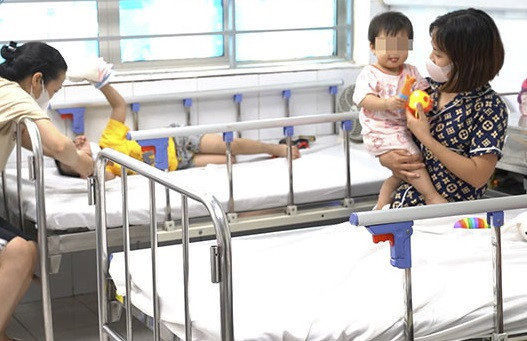 Những biến chứng nguy hiểm nếu trẻ mắc bệnh tay chân miệng chủng virus EV71