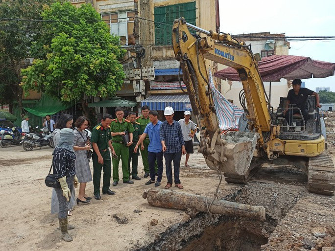 Phát hiện khẩu súng thần công triều Nguyễn dài gần 2m