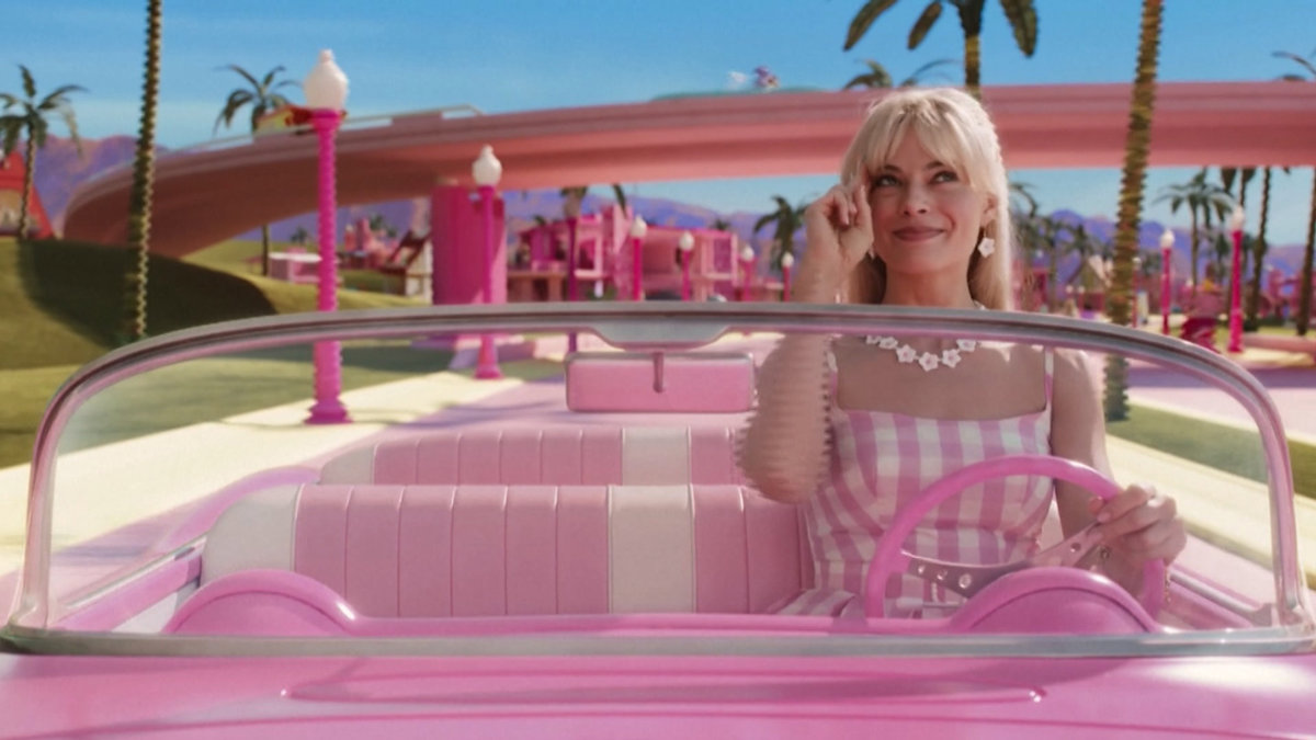 Phim búp bê Barbie phiên bản người thật tung trailer