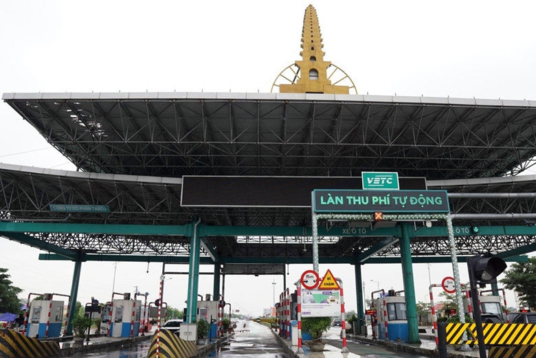 Mức phạt ô tô "lạc" vào làn thu phí ETC