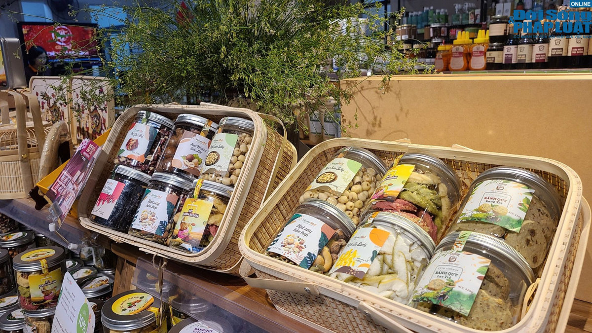 Hàng Việt chiếm ưu thế trong thị trường giỏ quà Tết