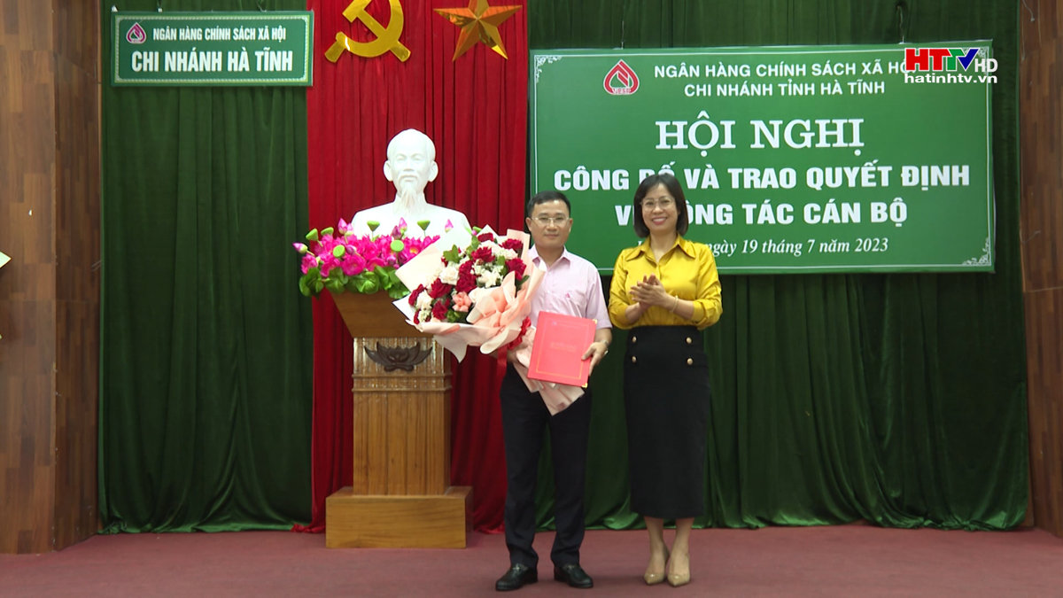 Công bố quyết định Phó Giám đốc Ngân hàng Chính sách xã hội