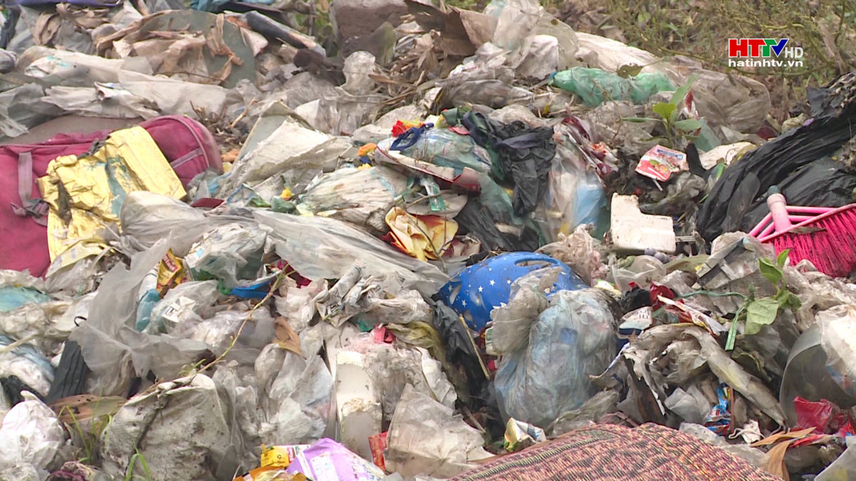 Tràn lan rác thải ở huyện Thạch Hà