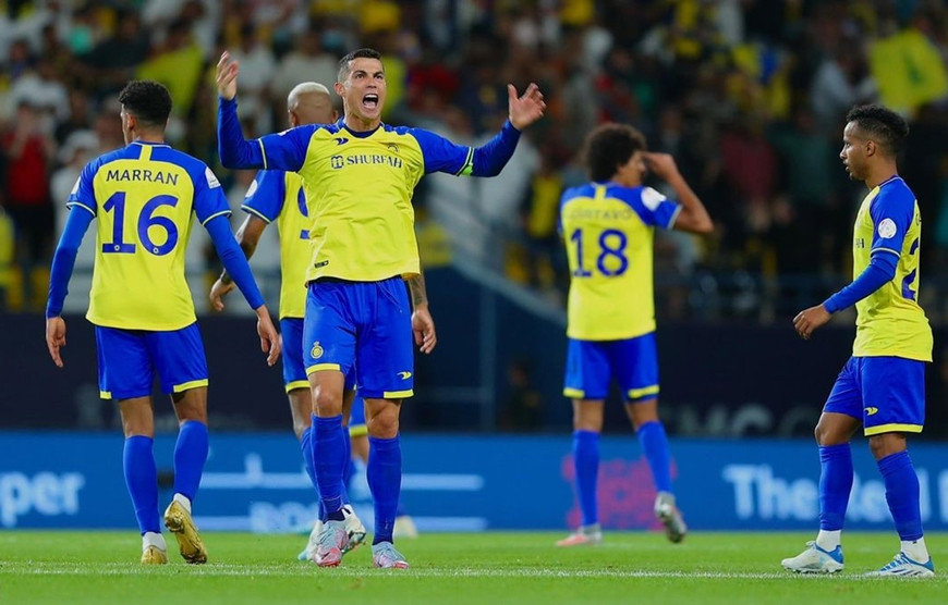 Ronaldo lập siêu phẩm sút phạt trong cuộc lội ngược dòng của Al Nassr