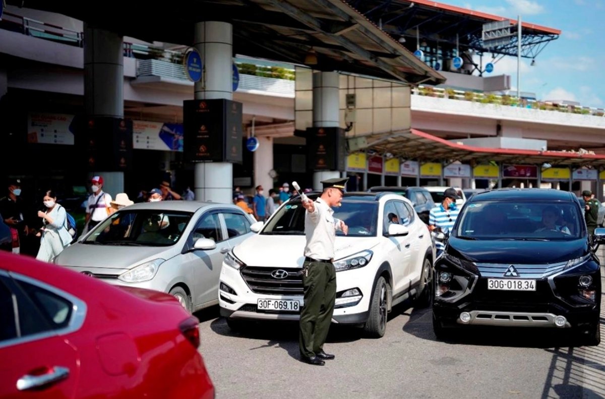 Cảng hàng không quốc tế Nội Bài quá tải