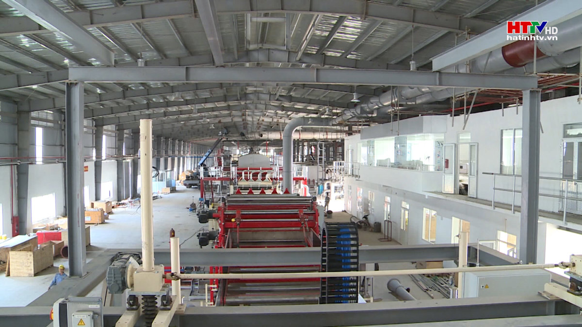 Sản xuất công nghiệp giảm mạnh