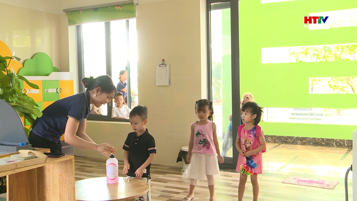 Bộ GD&ĐT chỉ đạo về tăng cường phòng dịch Covid-19 trong trường học