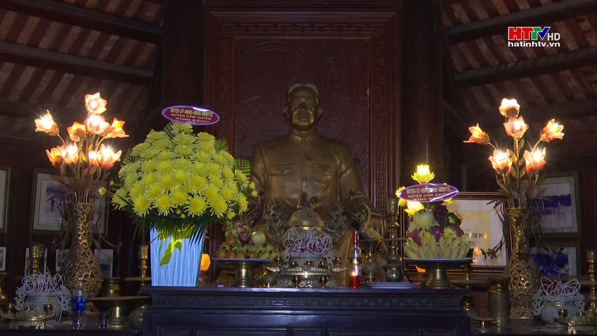 Thắp nến tri ân cố Tổng bí thư Lê Duẩn