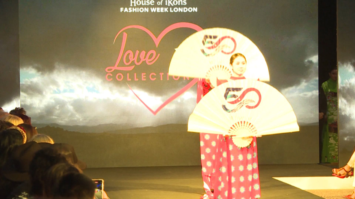 Áo dài Việt Nam mở màn sự kiện thời trang London