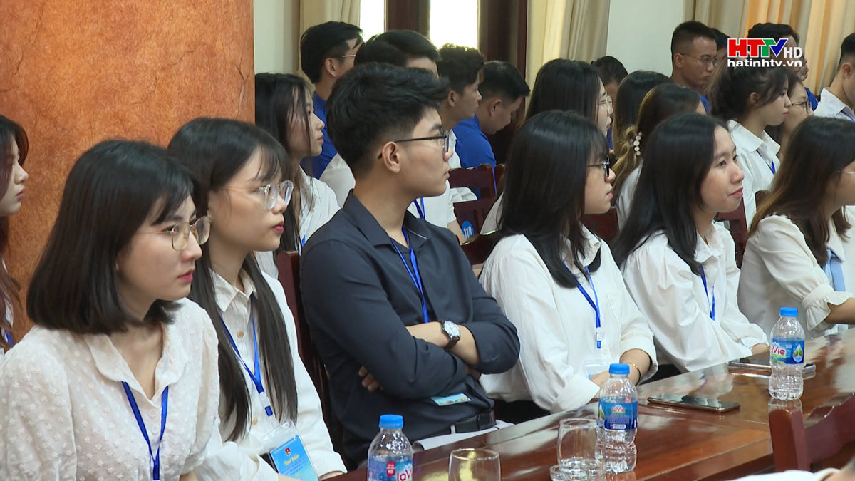 Hà Tĩnh: Tuyển dụng 18 chỉ tiêu sinh viên tốt nghiệp xuất sắc