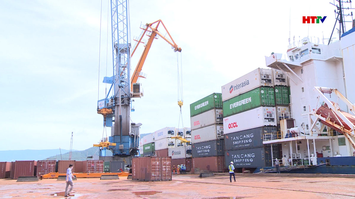 Thu thuế xuất nhập khẩu đạt hơn 300 tỷ đồng