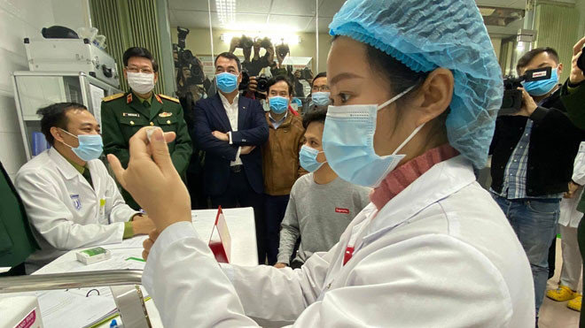 Xem xét đề xuất cấp phép khẩn cấp vaccine COVID-19 đầu tiên ‘made in VietNam’