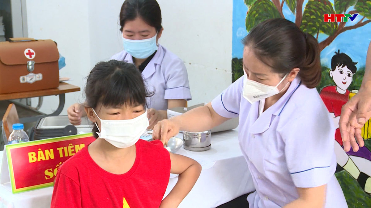 Hà Tĩnh tiêm phòng covid-19 cho trẻ đạt thấp