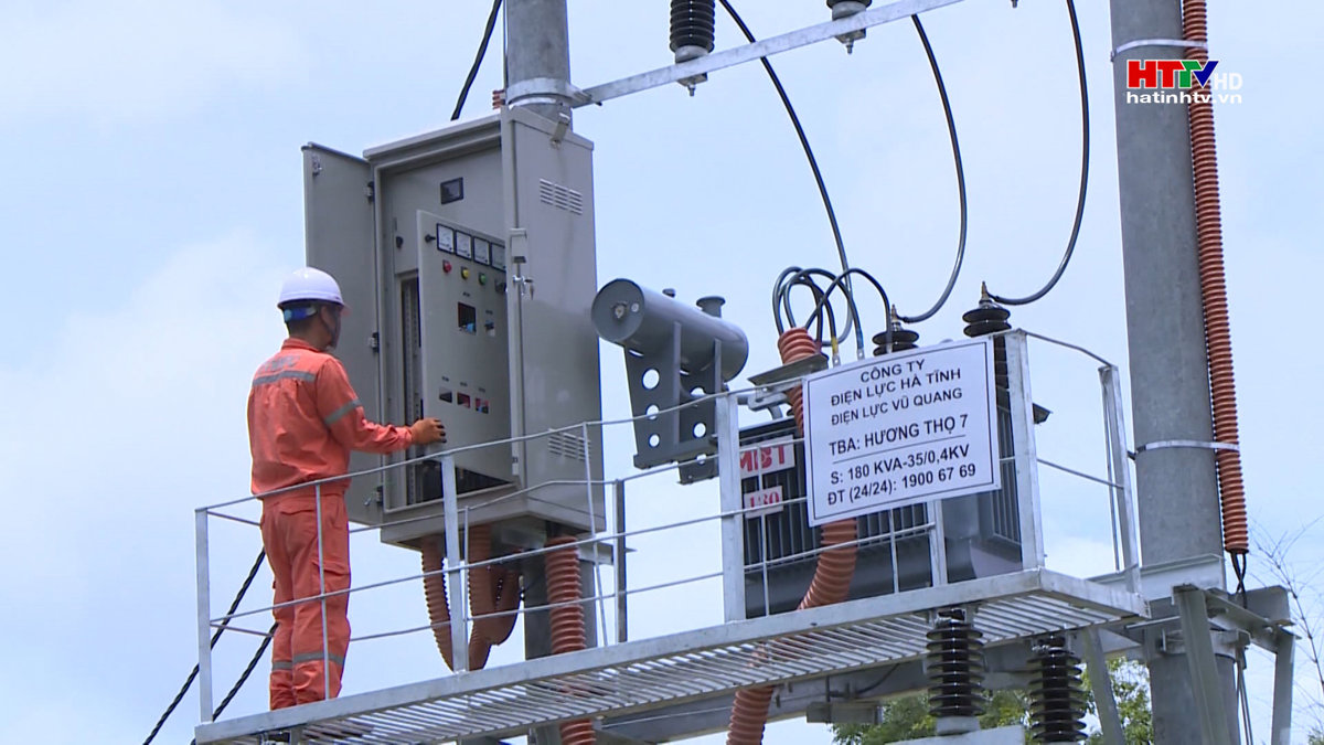 Điện lực Hà Tĩnh phấn đấu tiết kiệm trên 29 triệu KWh điện