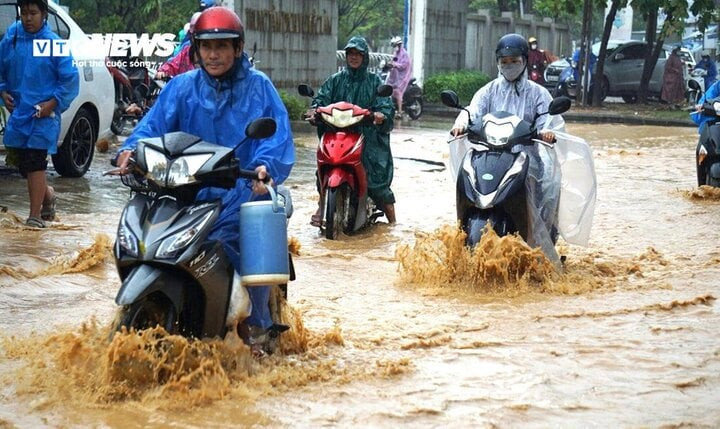 Trung bộ có mưa to đến rất to, nguy cơ ngập lụt, lũ quét và sạt lở đất