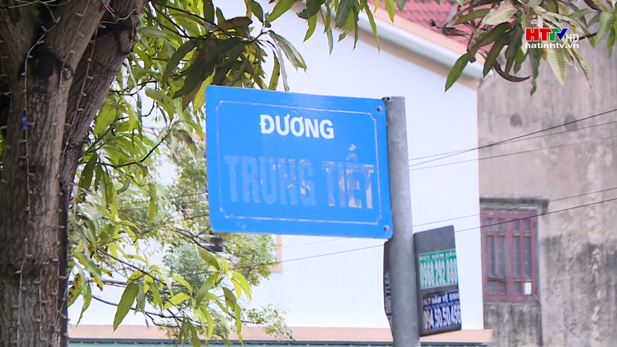 Dân khổ vì đường xuống cấp trầm trọng