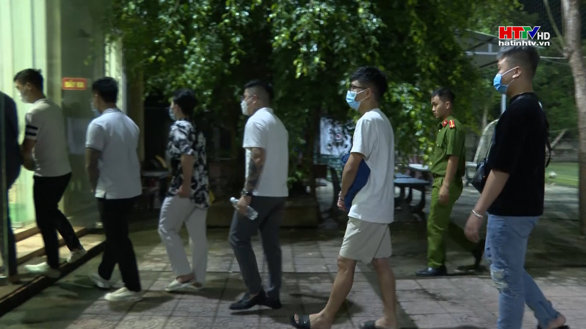 Khởi tố 16 đối tượng lừa đảo chiếm đoạt trên 100 tỷ đồng