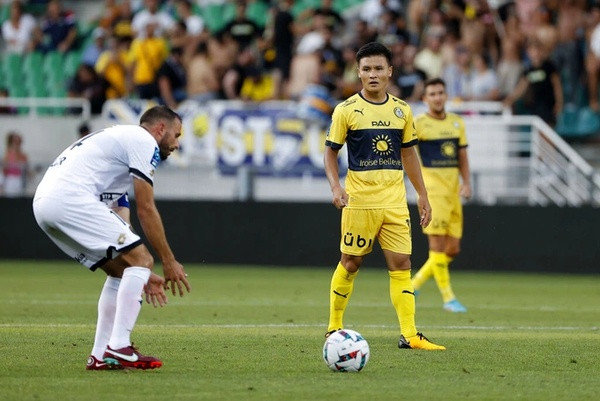 Truyền thông Thái Lan hé lộ mức phí lót tay để Quang Hải tới Muangthong United