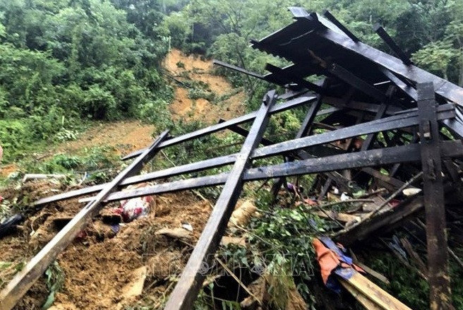 Tuyên Quang: Sạt lở đất khiến 3 em nhỏ tử vong