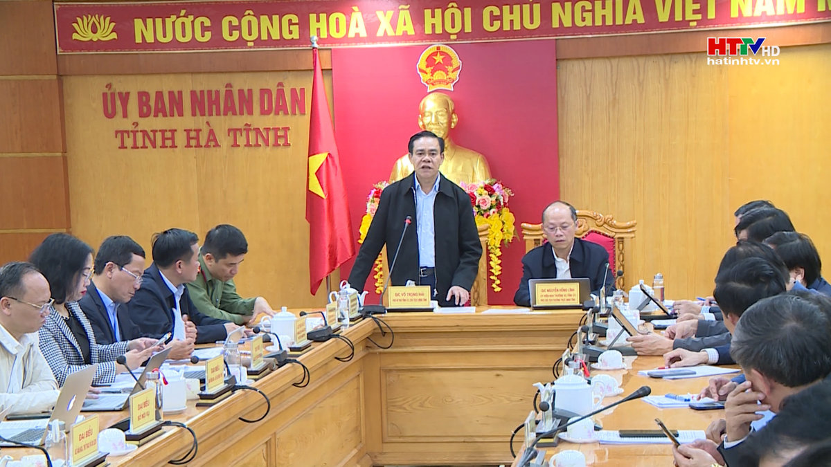 UBND tỉnh họp chuẩn bị nội dung trình kỳ họp HĐND tỉnh cuối năm