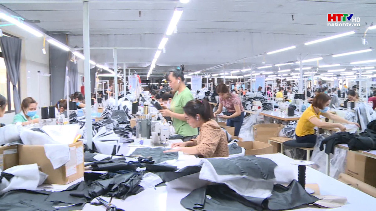 Doanh nghiệp thích ứng với thị trường cuối năm