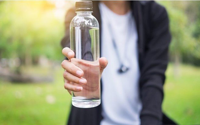 Uống nước có giúp giảm cân không?