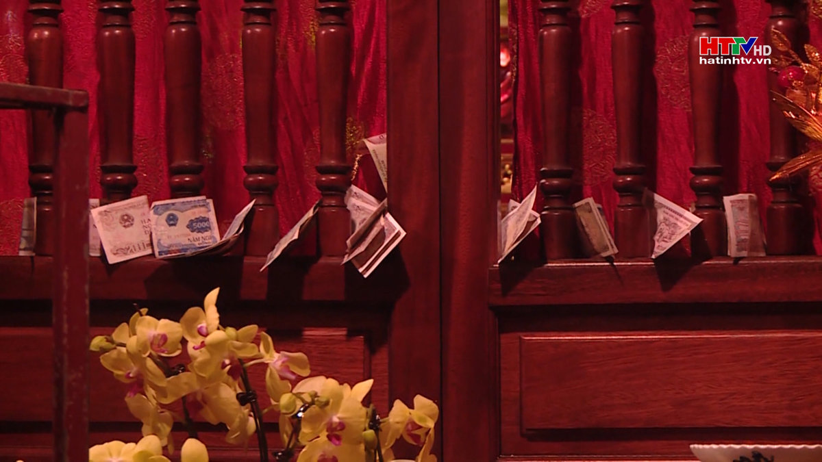 Thiếu tôn nghiêm tại những điểm du lịch tâm linh