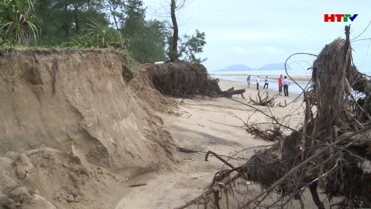 Bờ biển Xuân Hội bị xói lở, người dân bất an