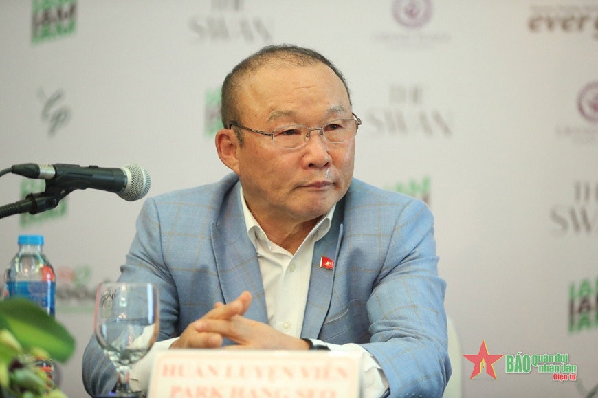 HLV Park Hang-seo xúc động tri ân người hâm mộ Việt Nam